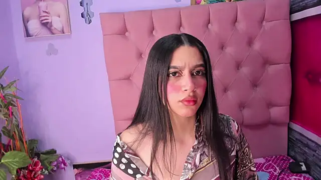 Megan Luxe online show from November 27, 2025, 4:24 am