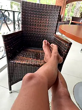 Snapshot of Jonypink10 chatting on October 27, 2025, 1:12 pm Jonypink10 online show from October 27, 2025, 1:12 pm