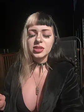 Snapshot of Paige_Turner chatting on July 28, 2026, 4:20 am Paige Turner online show from July 28, 2026, 4:20 am