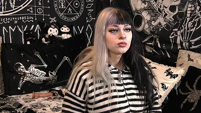 Paige Turner online show from March 25, 2026, 12:22 am