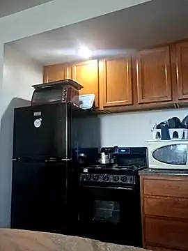 Longthickdick33 online show from April 25, 2026, 1:14 pm