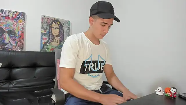 Mike3Xxx online show from October 20, 2025, 1:18 am
