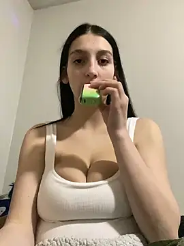 madsdeluxe online show from February 5, 2026, 3:02 am