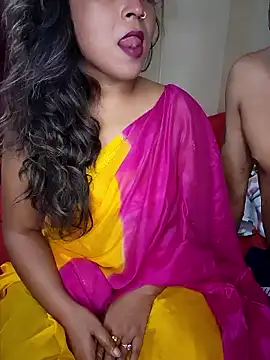 Snapshot of Hotbhabi305 chatting on September 20, 2025, 5:40 pm Hotbhabi305 online show from September 20, 2025, 5:40 pm