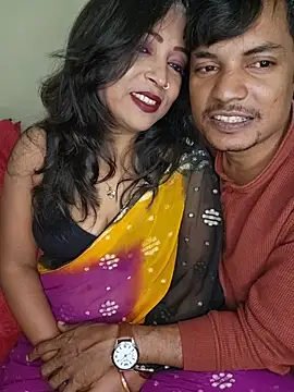 Snapshot of Hotbhabi305 chatting on February 16, 2026, 5:44 pm Hotbhabi305 online show from February 16, 2026, 5:44 pm