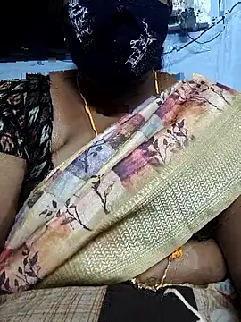 Snapshot of TAMIL_ELAKKIYA chatting on September 13, 2025, 5:13 pm TAMIL ELAKKIYA online show from September 13, 2025, 5:13 pm