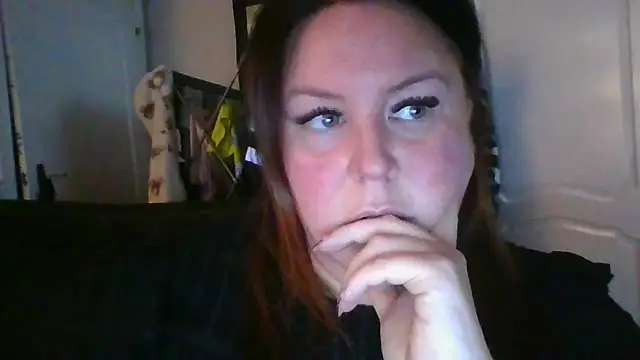 brunetslut online show from November 9, 2025, 7:18 pm