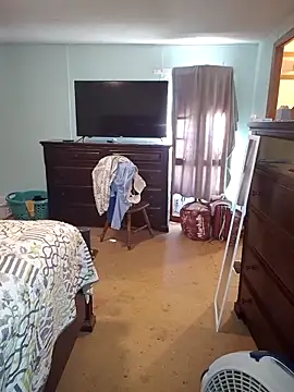 JuicyExxxperience online show from November 6, 2025, 2:32 pm