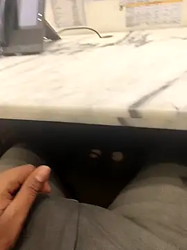 Snapshot of hotboy43339 chatting on February 25, 2026, 2:45 am hotboy43339 online show from February 25, 2026, 2:45 am