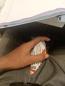 hotboy43339 online show from October 29, 2025, 11:53 am