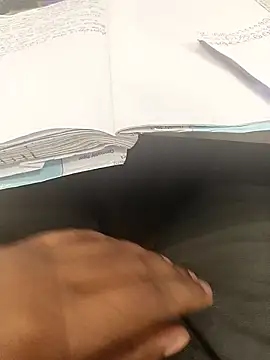 hotboy43339 online show from November 28, 2025, 4:56 am