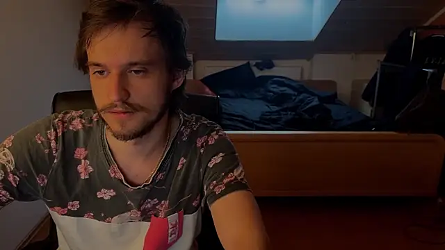 Snapshot of Bez3ybik chatting on February 11, 2026, 7:52 am Bez3ybik online show from February 11, 2026, 7:52 am