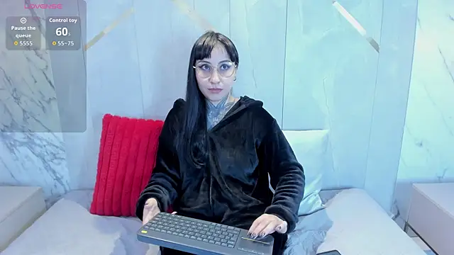 Snapshot of Ravenna666_ chatting on November 20, 2025, 1:45 pm Ravenna666 online show from November 20, 2025, 1:45 pm