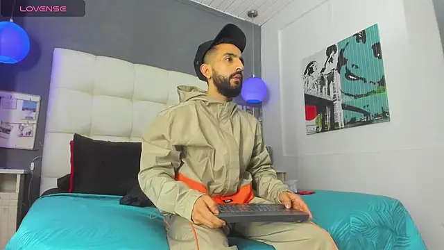 Yiyo10  online show from February 11, 2026, 3:50 am