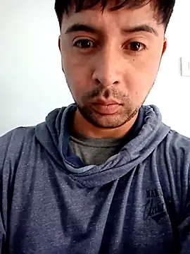 Tuslabios online show from July 23, 2026, 3:41 pm