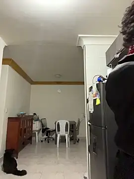 ZahaRose online show from November 19, 2025, 4:01 am