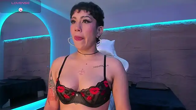 Snapshot of ZahaRose chatting on September 25, 2025, 4:46 pm ZahaRose online show from September 25, 2025, 4:46 pm