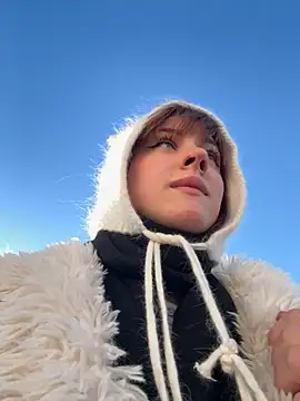 Only April online show from November 15, 2025, 10:52 am