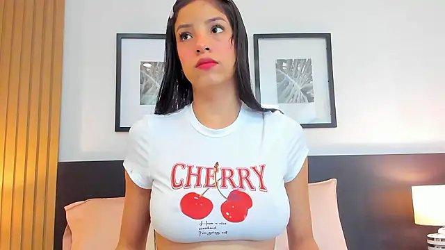 catalina jolie online show from February 16, 2026, 4:22 am