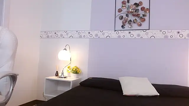 Celesstegh online show from April 18, 2026, 11:34 am