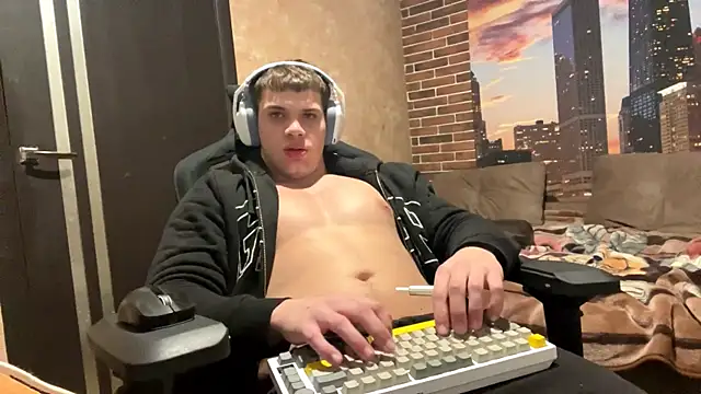 MusclePhantom online show from March 10, 2026, 9:19 pm