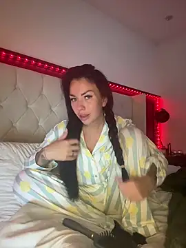 BELLABLACKXUK online show from April 5, 2026, 8:48 pm