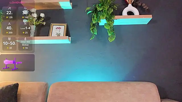 KLOE LUSTX online show from September 23, 2025, 9:44 pm