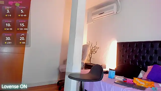 miiarod online show from November 19, 2025, 7:25 pm