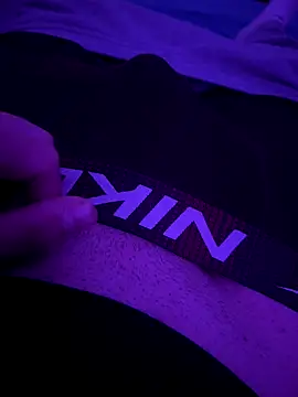 Snapshot of kacperMacho chatting on September 19, 2025, 11:42 pm kacperMacho online show from September 19, 2025, 11:42 pm