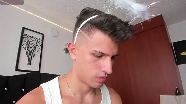 kevin ahss online show from October 31, 2025, 7:43 pm