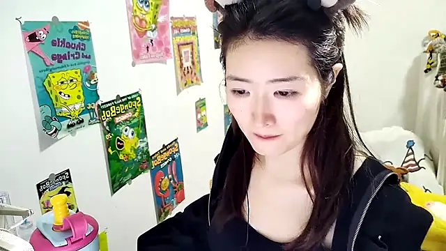 Snapshot of Moonlight-23 chatting on October 26, 2025, 2:17 pm Moonlight-23 online show from October 26, 2025, 2:17 pm