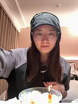 Snapshot of Moonlight-23 chatting on November 11, 2025, 12:22 pm Moonlight-23 online show from November 11, 2025, 12:22 pm