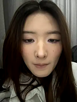 Snapshot of Moonlight-23 chatting on November 16, 2025, 12:10 pm Moonlight-23 online show from November 16, 2025, 12:10 pm