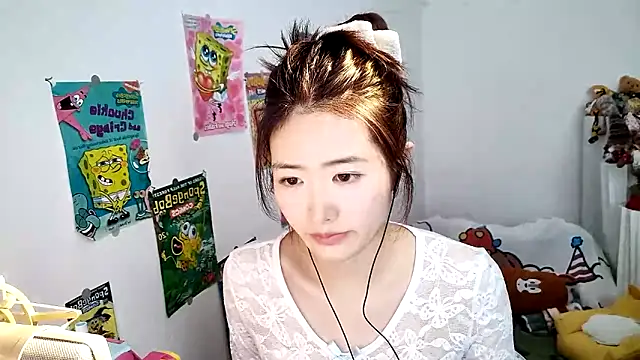 Snapshot of Moonlight-23 chatting on October 28, 2025, 7:07 am Moonlight-23 online show from October 28, 2025, 7:07 am