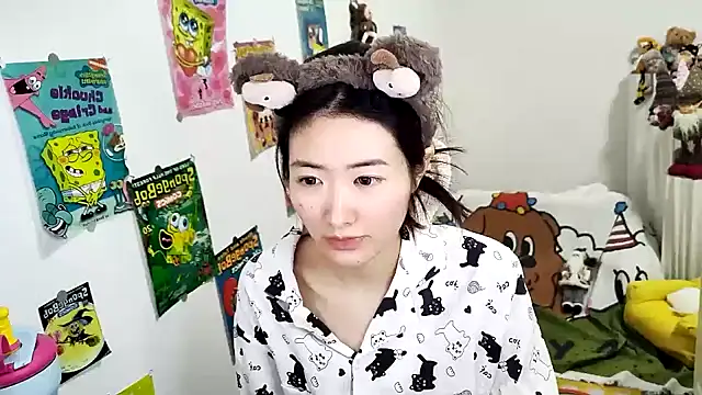 Snapshot of Moonlight-23 chatting on October 15, 2025, 2:14 pm Moonlight-23 online show from October 15, 2025, 2:14 pm