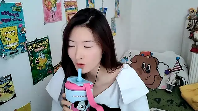 Snapshot of Moonlight-23 chatting on September 23, 2025, 6:09 am Moonlight-23 online show from September 23, 2025, 6:09 am