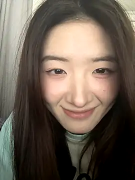 Snapshot of Moonlight-23 chatting on November 17, 2025, 12:20 pm Moonlight-23 online show from November 17, 2025, 12:20 pm