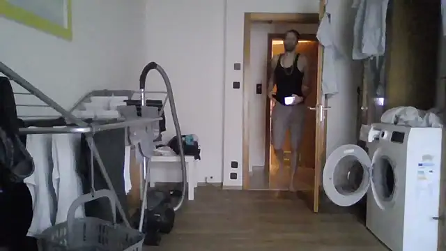 XLBarehengst online show from March 31, 2026, 6:04 am