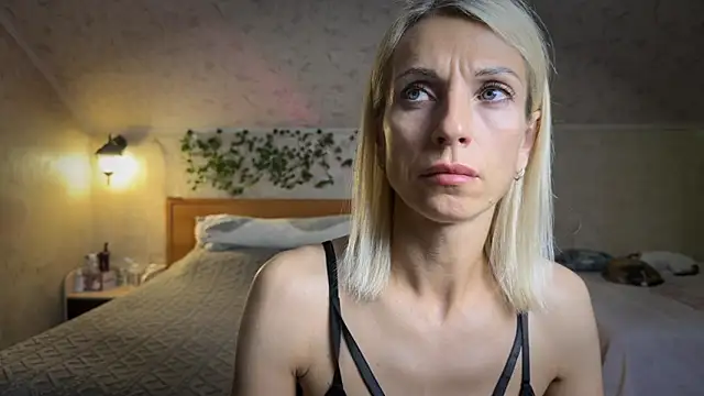 Snapshot of CleoSecret chatting on September 9, 2025, 5:00 pm CleoSecret online show from September 9, 2025, 5:00 pm