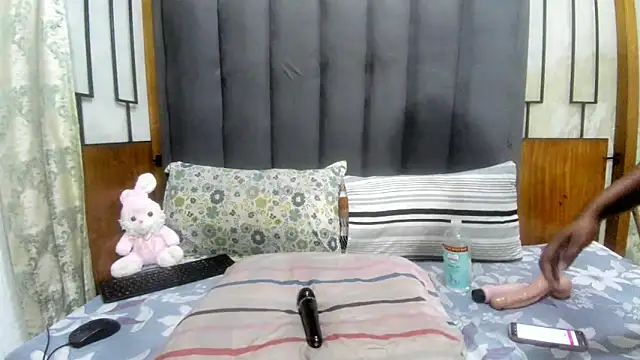 MrsMxx25 online show from February 7, 2026, 7:55 pm