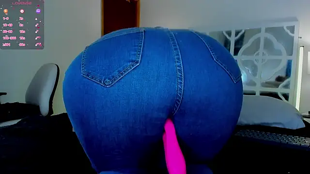 MikaelaStone online show from January 5, 2026, 5:27 pm