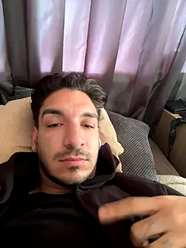 Snapshot of makezd12 chatting on October 5, 2025, 9:11 am makezd12 online show from October 5, 2025, 9:11 am