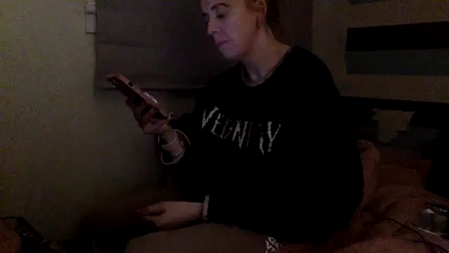 Bellababexox online show from May 15, 2026, 11:25 pm