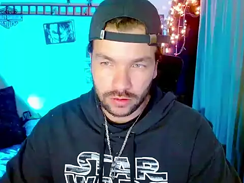 cortelioni massimo  online show from December 18, 2025, 10:13 pm