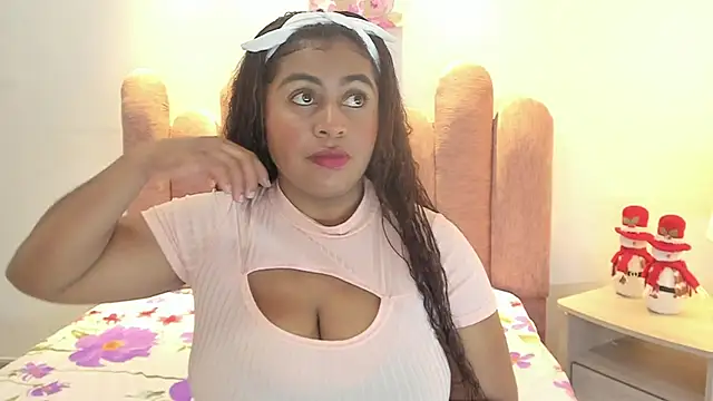 Snapshot of AndreaSweet2 chatting on January 13, 2026, 5:50 pm AndreaSweet2 online show from January 13, 2026, 5:50 pm