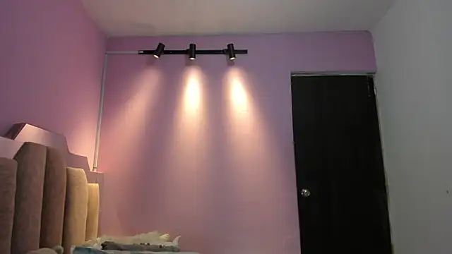 Snapshot of AndreaSweet2 chatting on November 10, 2025, 7:41 pm AndreaSweet2 online show from November 10, 2025, 7:41 pm