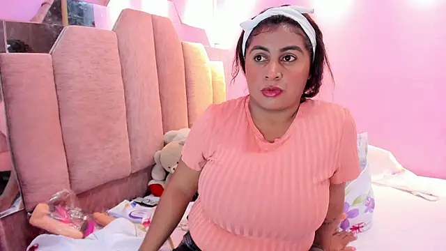 Snapshot of AndreaSweet2 chatting on November 26, 2025, 8:09 pm AndreaSweet2 online show from November 26, 2025, 8:09 pm