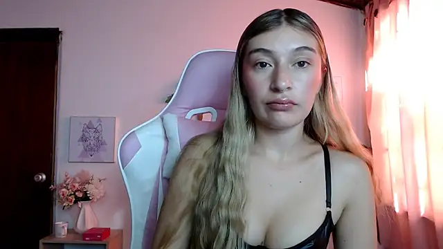 SophiaaLee online show from March 15, 2026, 9:22 pm