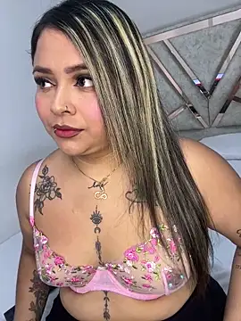 ashley-swift- online show from October 17, 2025, 6:17 am