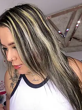 Snapshot of ashley-swift- chatting on March 3, 2026, 6:20 am ashley-swift- online show from March 3, 2026, 6:20 am